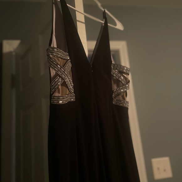 long dress , brand xscape - Picture 4 of 6